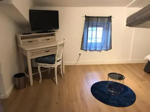 Ô Petit Nice Neuville-sur-Saône 3*,